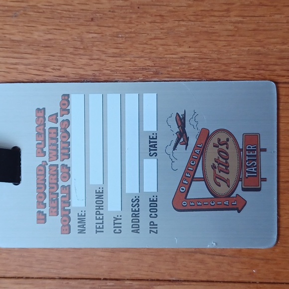 Tito's metal luggage tag - Picture 4 of 4